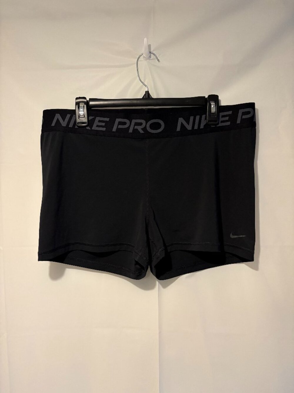 Womens Nike Size XL Pro 3¨ Black Training Shorts